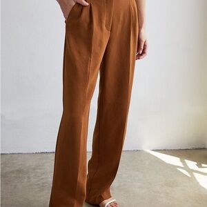 Aritzia Wilfred The Effortless Pant Crepette in Burnt Orange NWOT Size 4